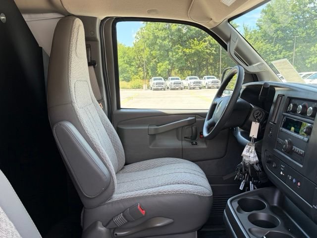 New 2026 Chevrolet Express 2500 w/ Driver Convenience Package RWD image 30