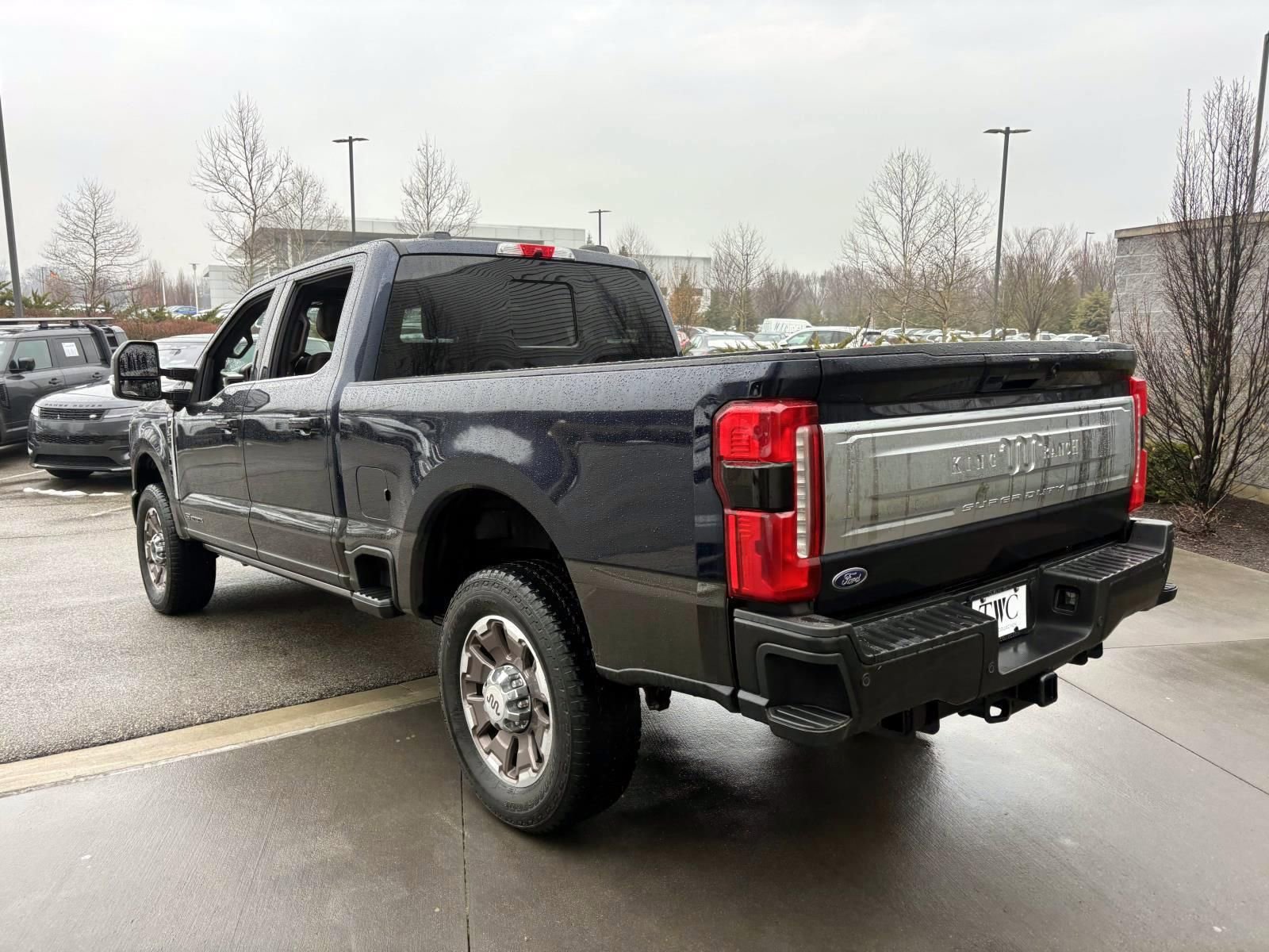 Used 2024 Ford F350 King Ranch w/ FX4 Off-Road Package image 5