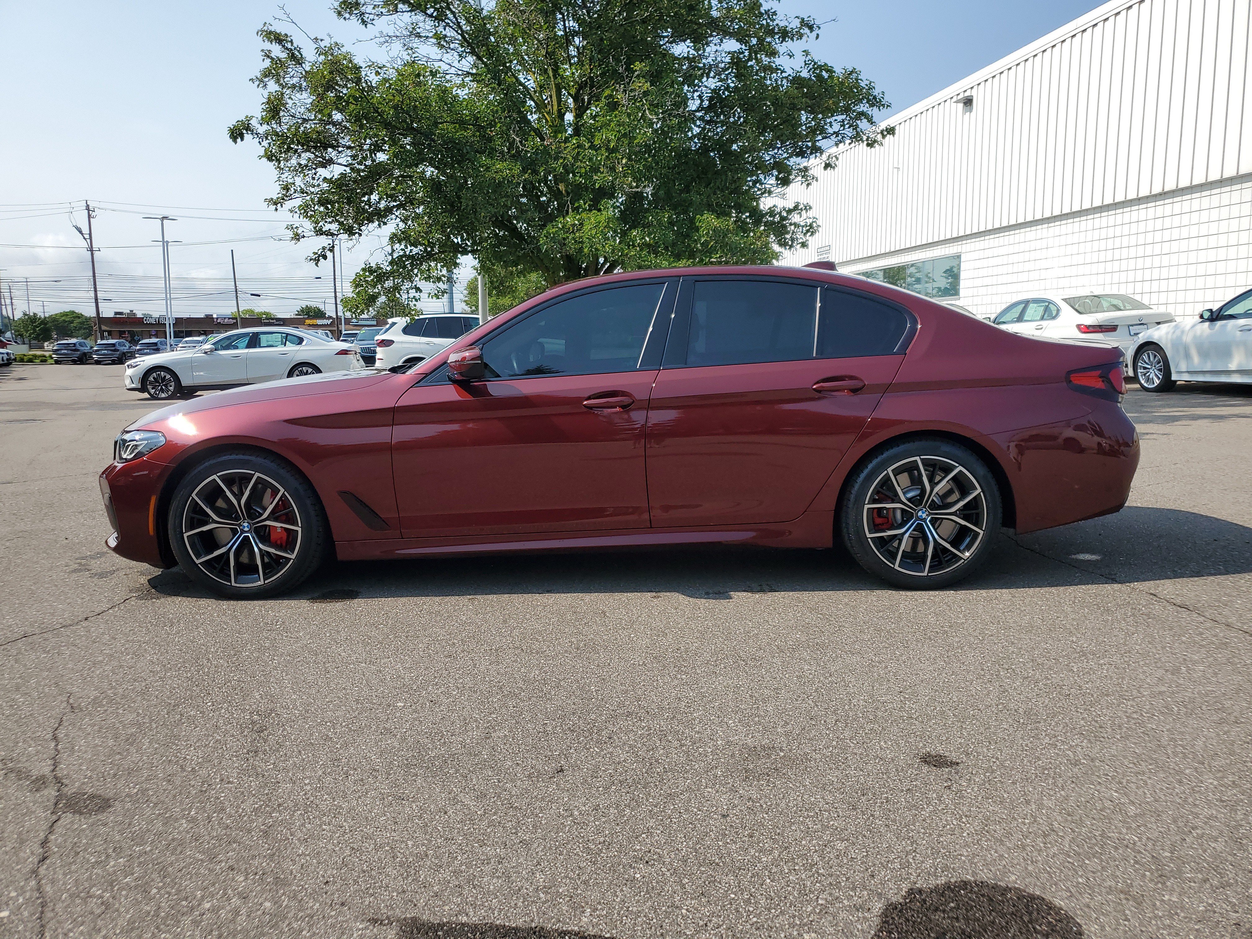 Used 2023 BMW 540i xDrive w/ Executive Package AWD/4WD image 2