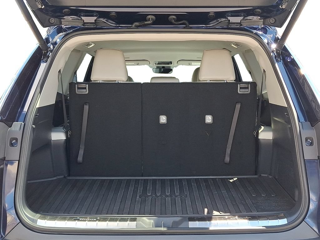 Used 2026 Toyota Grand Highlander AWD image 28
