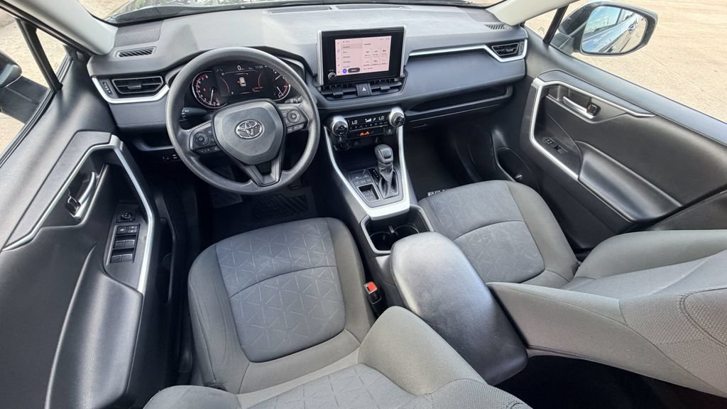 Used 2025 Toyota RAV4 XLE FWD image 13