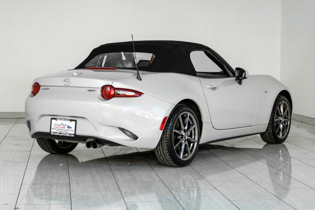 Used 2016 MAZDA MX-5 Miata Grand Touring RWD image 9
