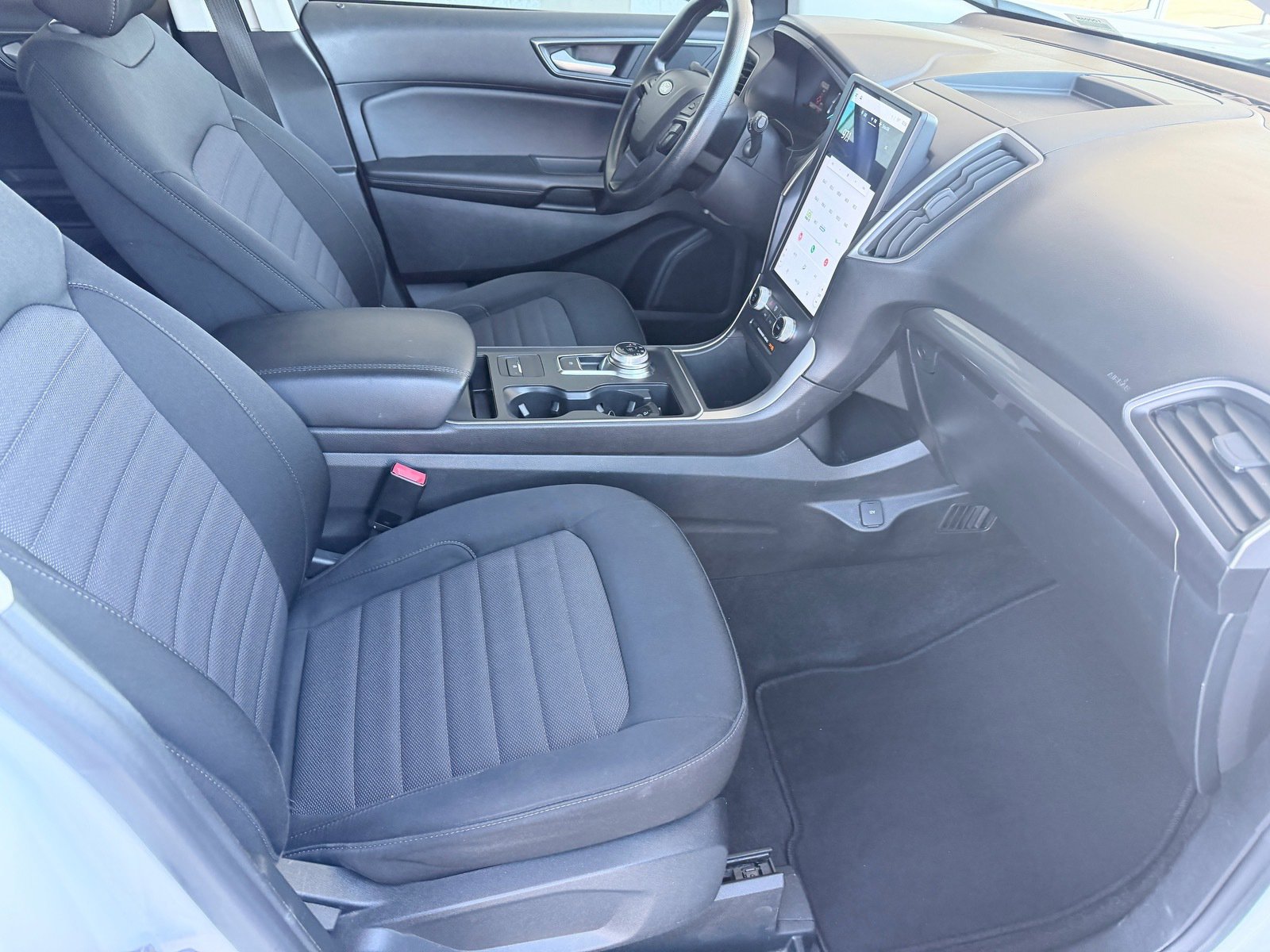 Used 2022 Ford Edge SE w/ Black Appearance Package image 19