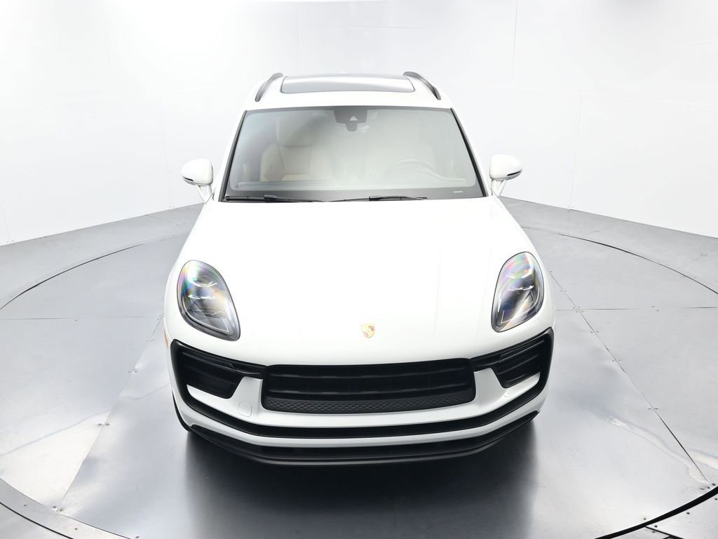Certified 2022 Porsche Macan AWD/4WD image 44