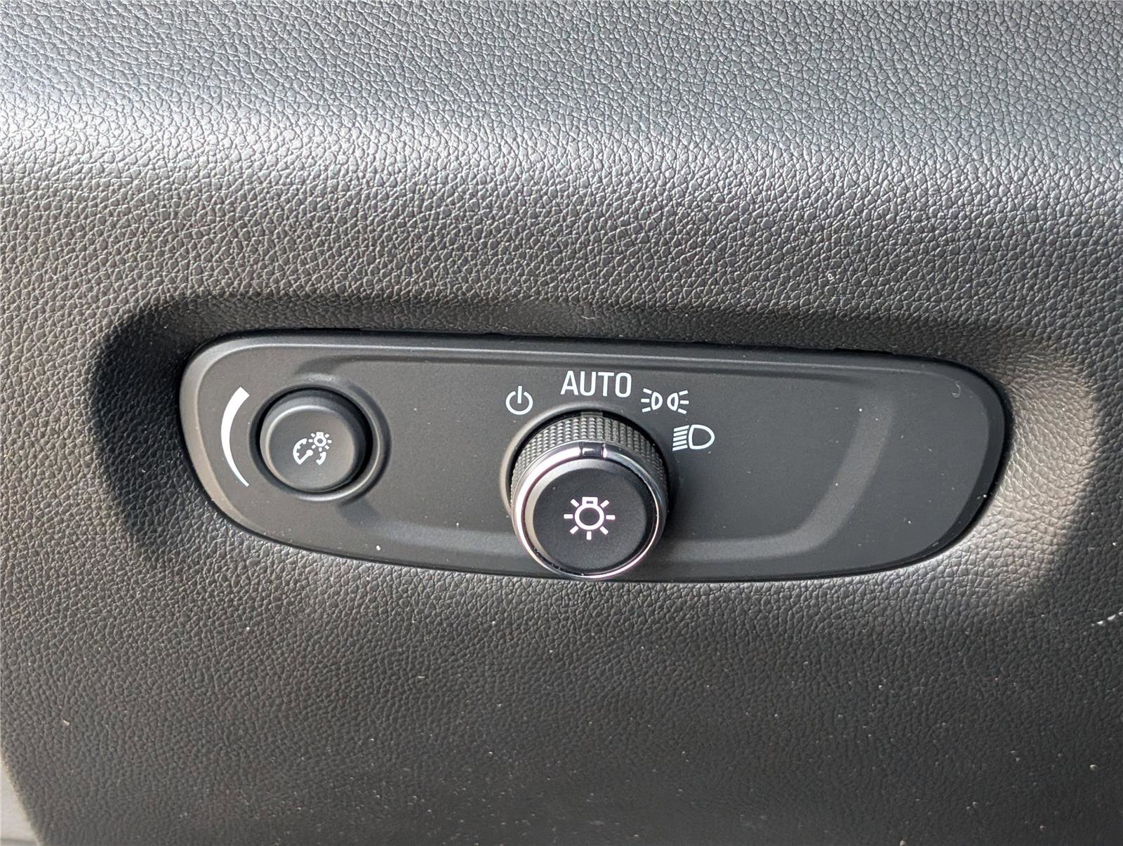 Used 2023 Chevrolet Traverse RS w/ LPO, Cargo Package image 24