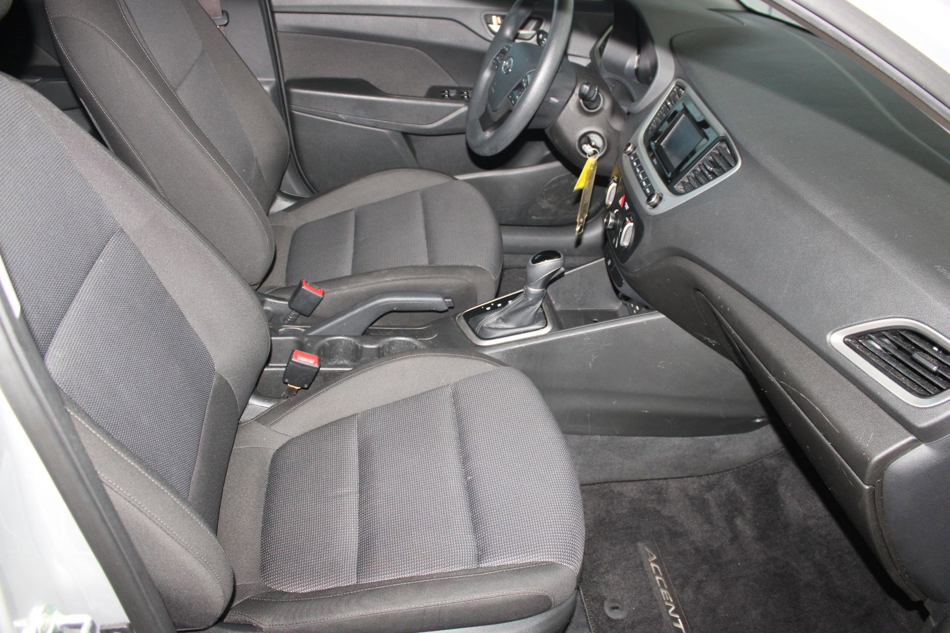 Used 2022 Hyundai Accent SE image 28