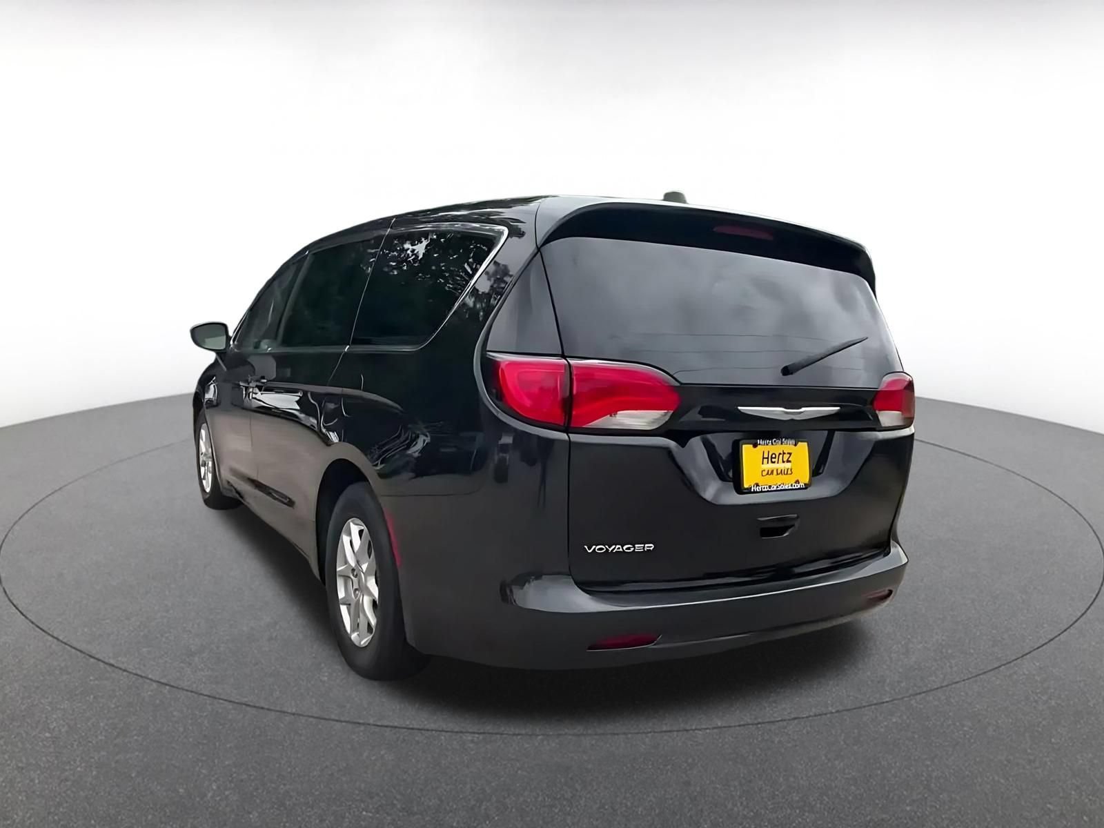 Used 2024 Chrysler Voyager LX FWD image 10