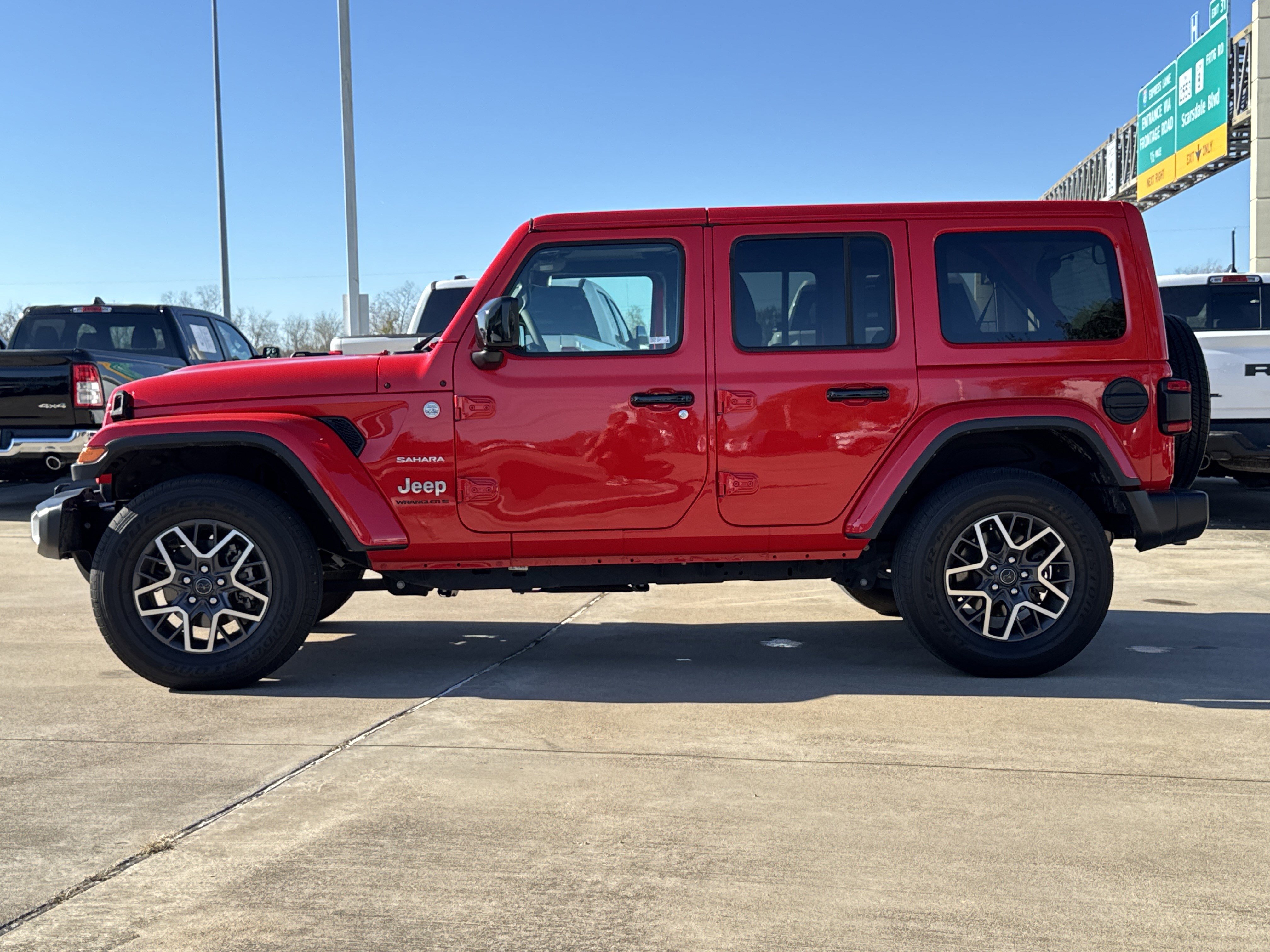 Used 2024 Jeep Wrangler Sahara w/ Technology Group image 8