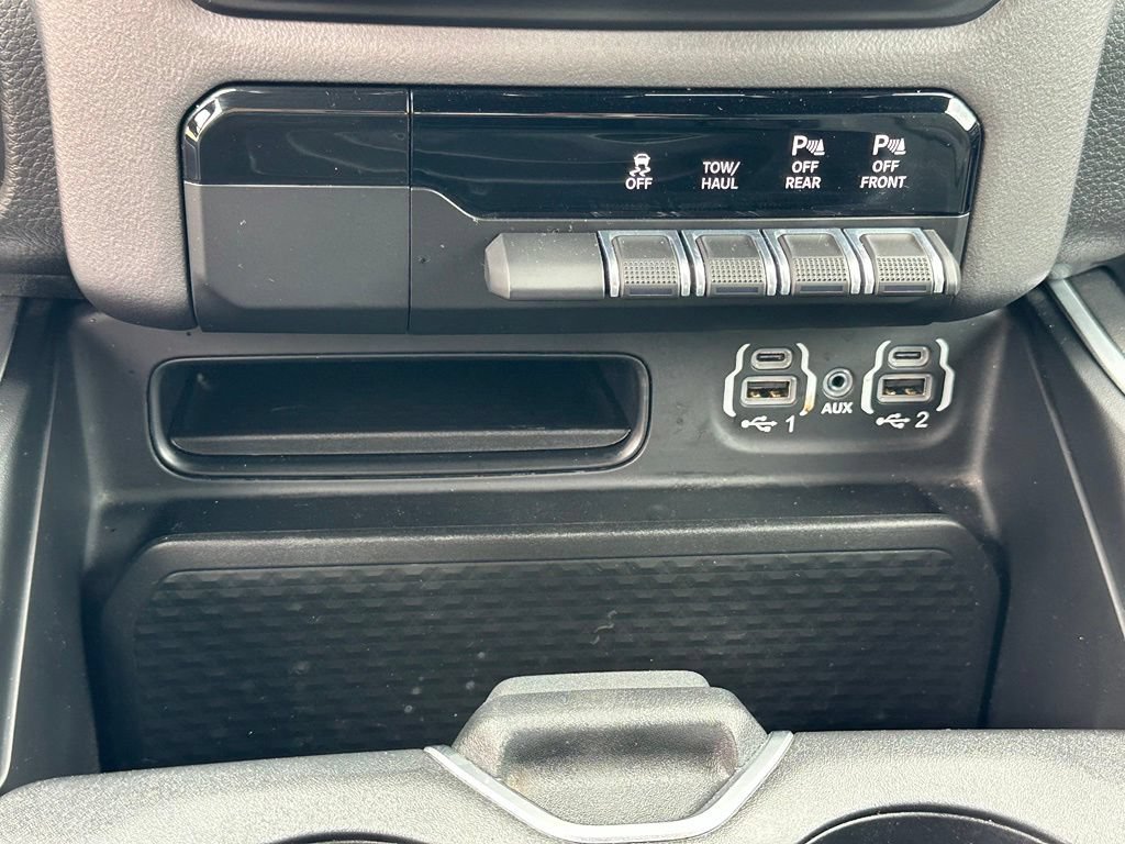 Used 2023 RAM 1500 Big Horn AWD/4WD image 30