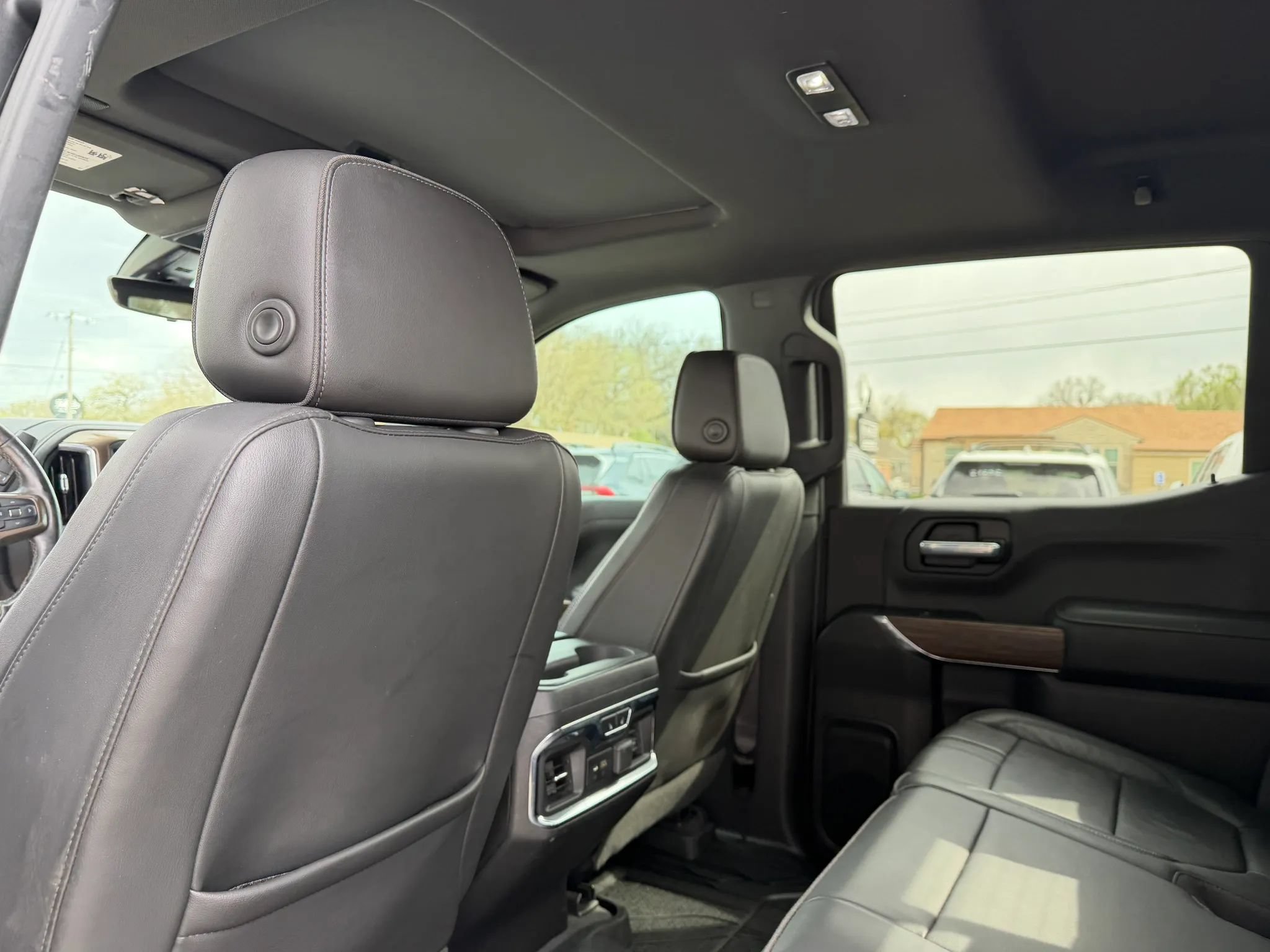 Used 2020 Chevrolet Silverado 1500 High Country w/ Technology Package AWD/4WD image 26