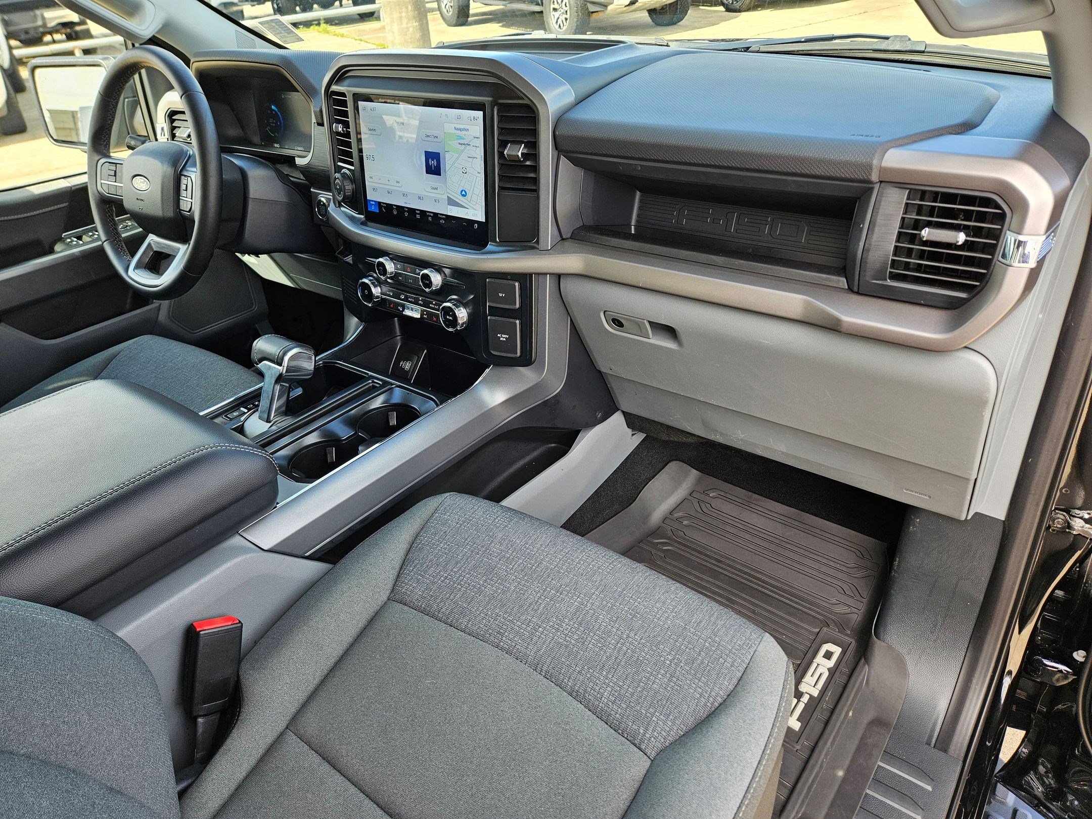 Used 2025 Ford F150 Lightning XLT image 49