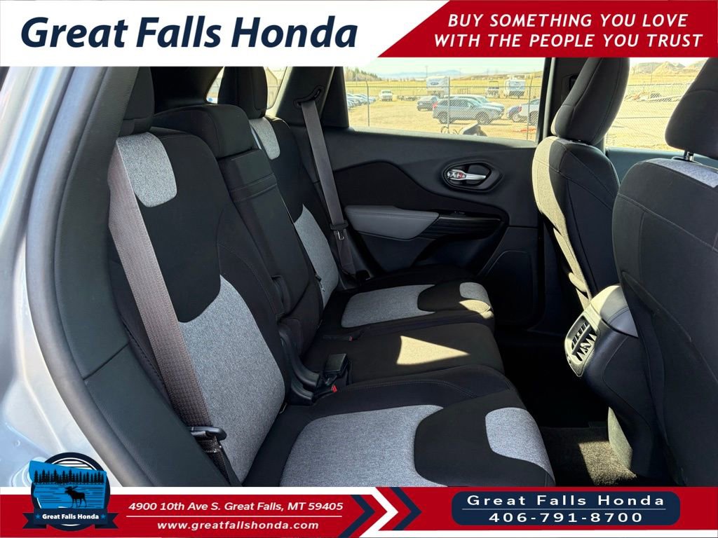 Used 2014 Jeep Cherokee Sport image 27