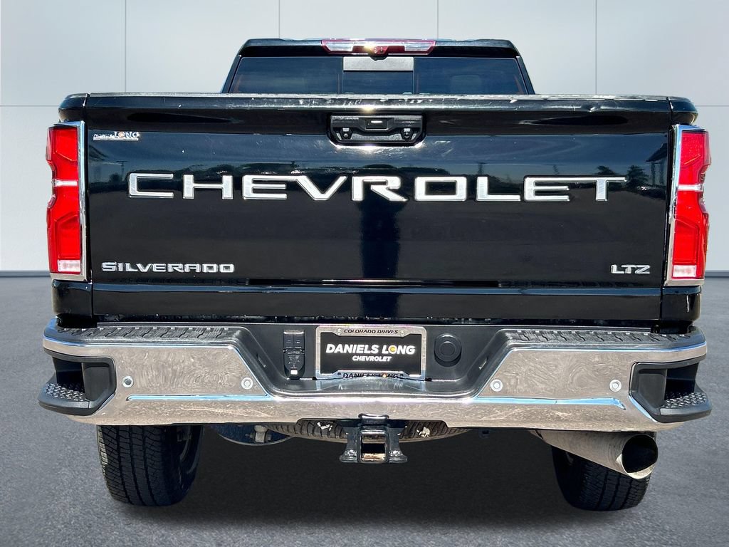 Used 2024 Chevrolet Silverado 3500 LTZ w/ LTZ Convenience Package AWD/4WD image 4