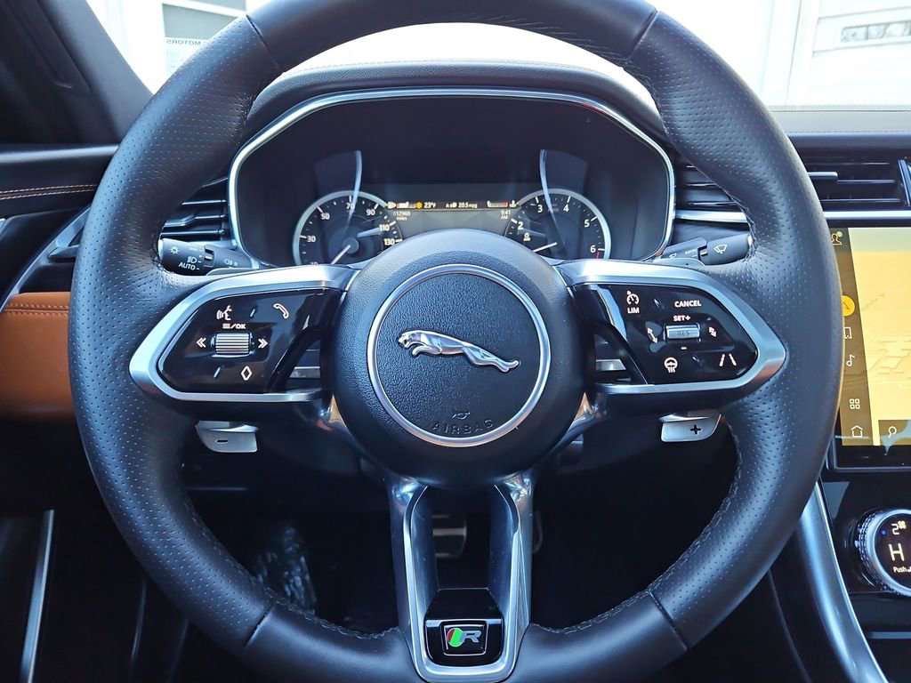 Used 2023 Jaguar XF R-Dynamic SE image 10