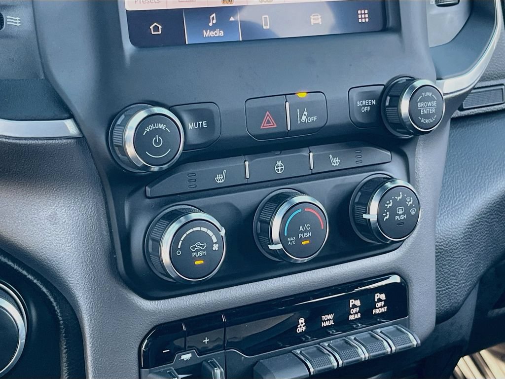 Used 2023 RAM 1500 Big Horn AWD/4WD image 15