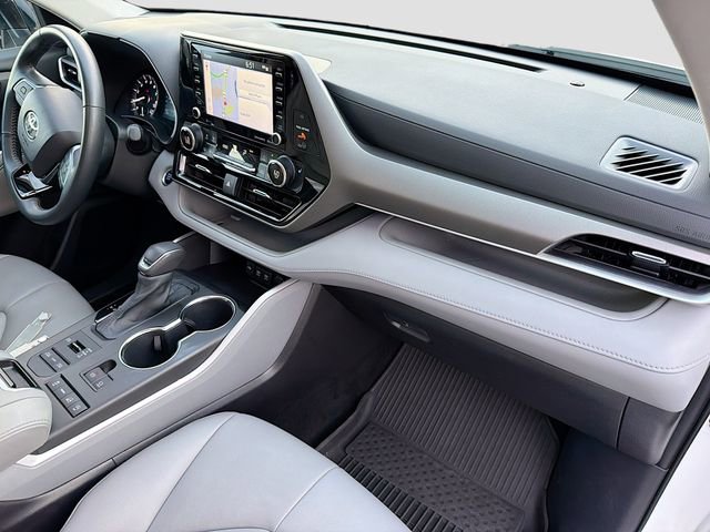 Used 2021 Toyota Highlander XLE image 27
