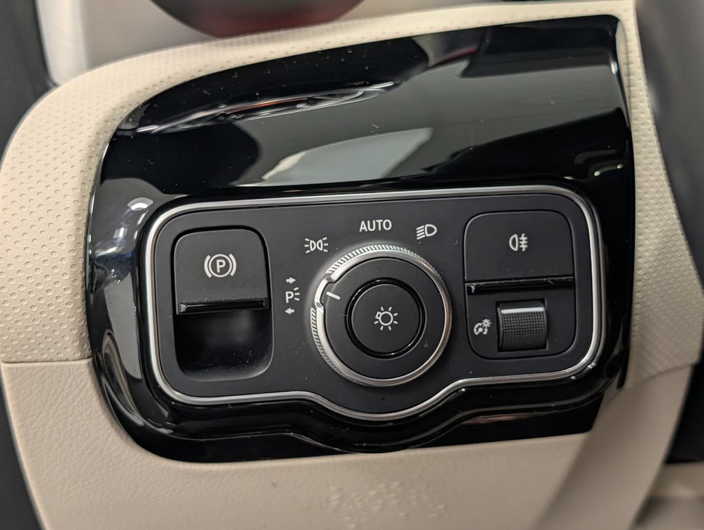 Used 2023 Mercedes-Benz CLA 250 4MATIC image 20