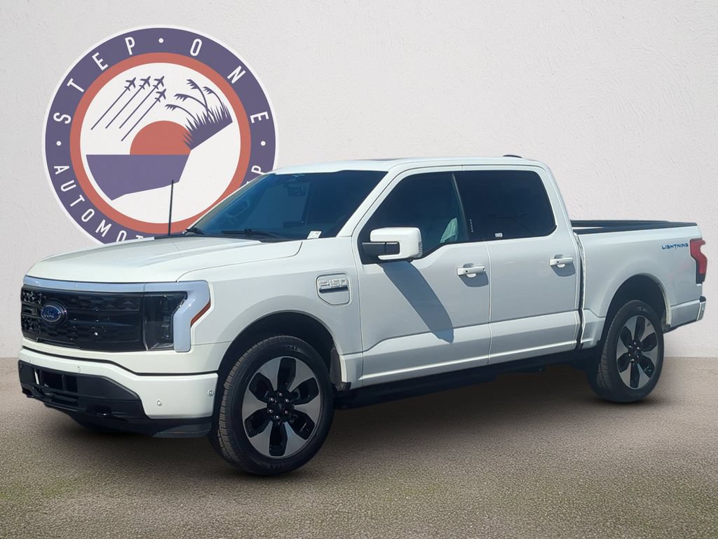 Used 2023 Ford F150 Lightning Platinum AWD/4WD image 2