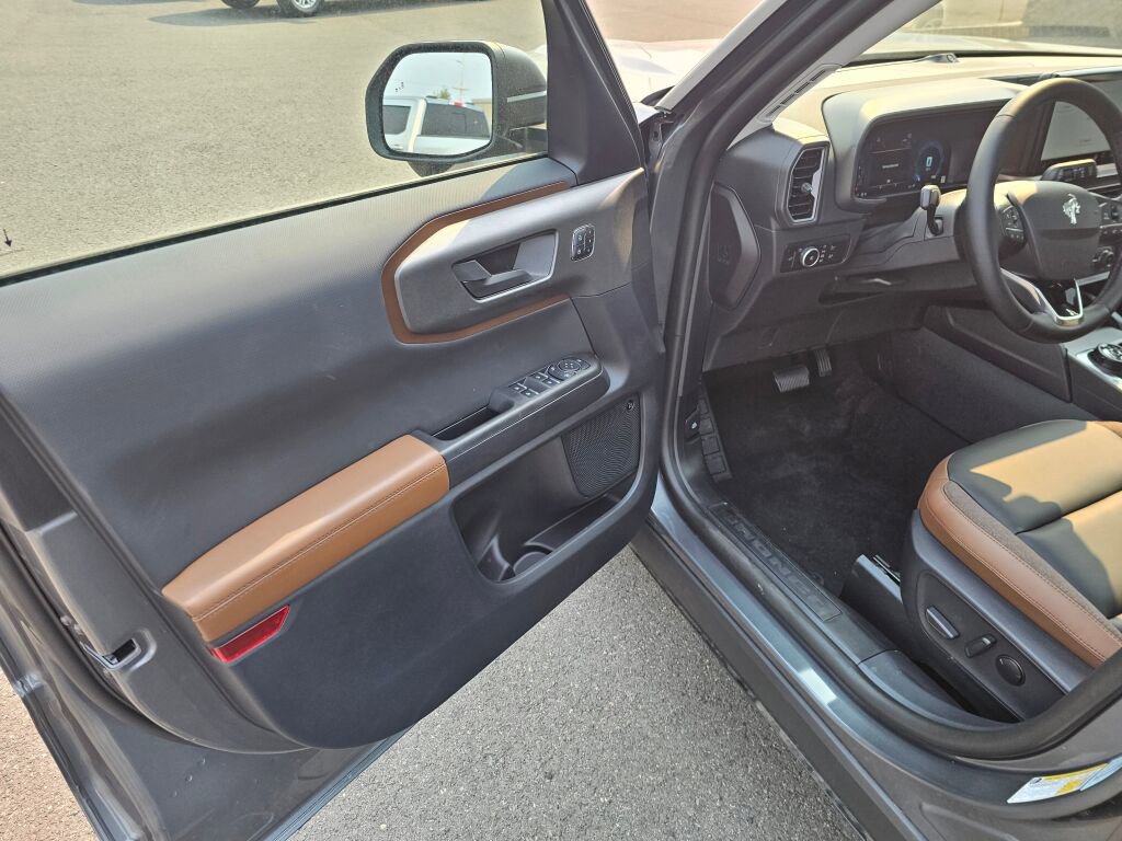 New 2025 Ford Bronco Outer Banks w/ Sasquatch Package image 11