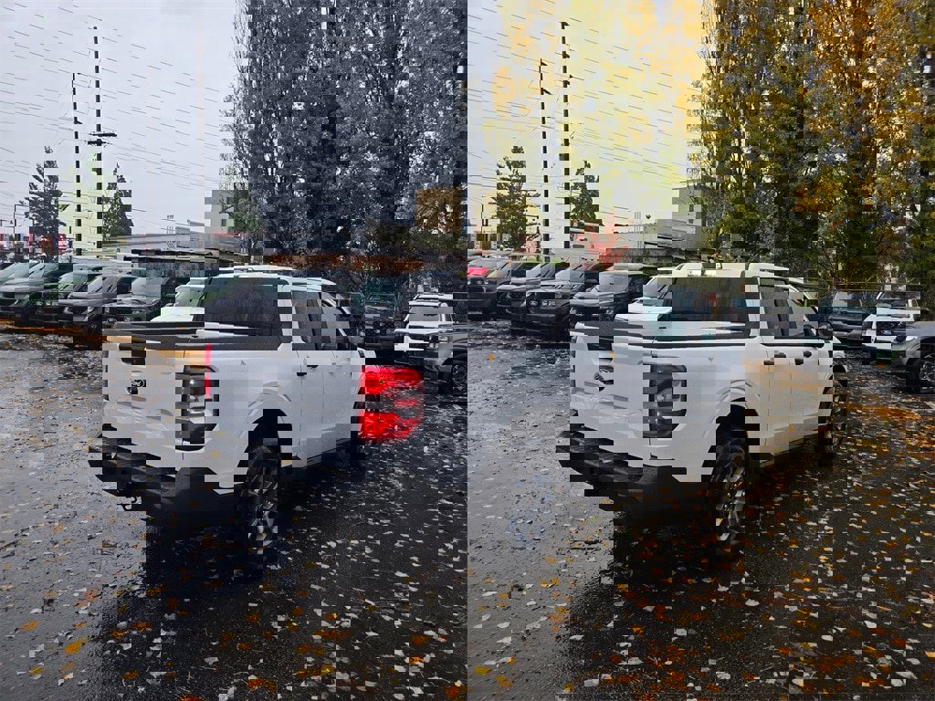 New 2025 Ford Maverick XLT w/ XLT Luxury Package image 5