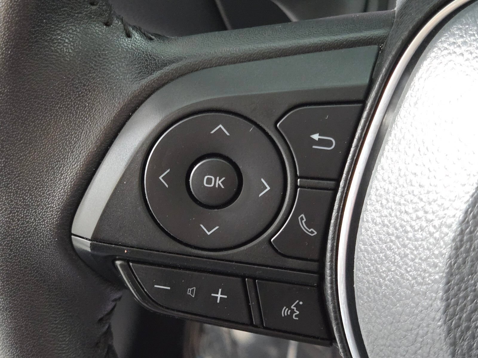Used 2024 Toyota RAV4 Adventure AWD/4WD image 22
