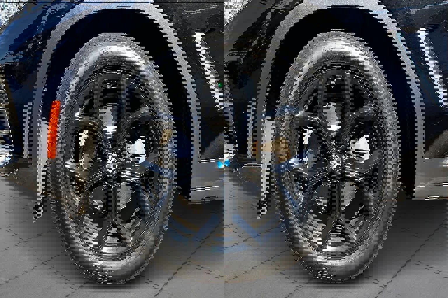 Used 2020 BMW X4 xDrive30i w/ Driving Assistance Package image 12