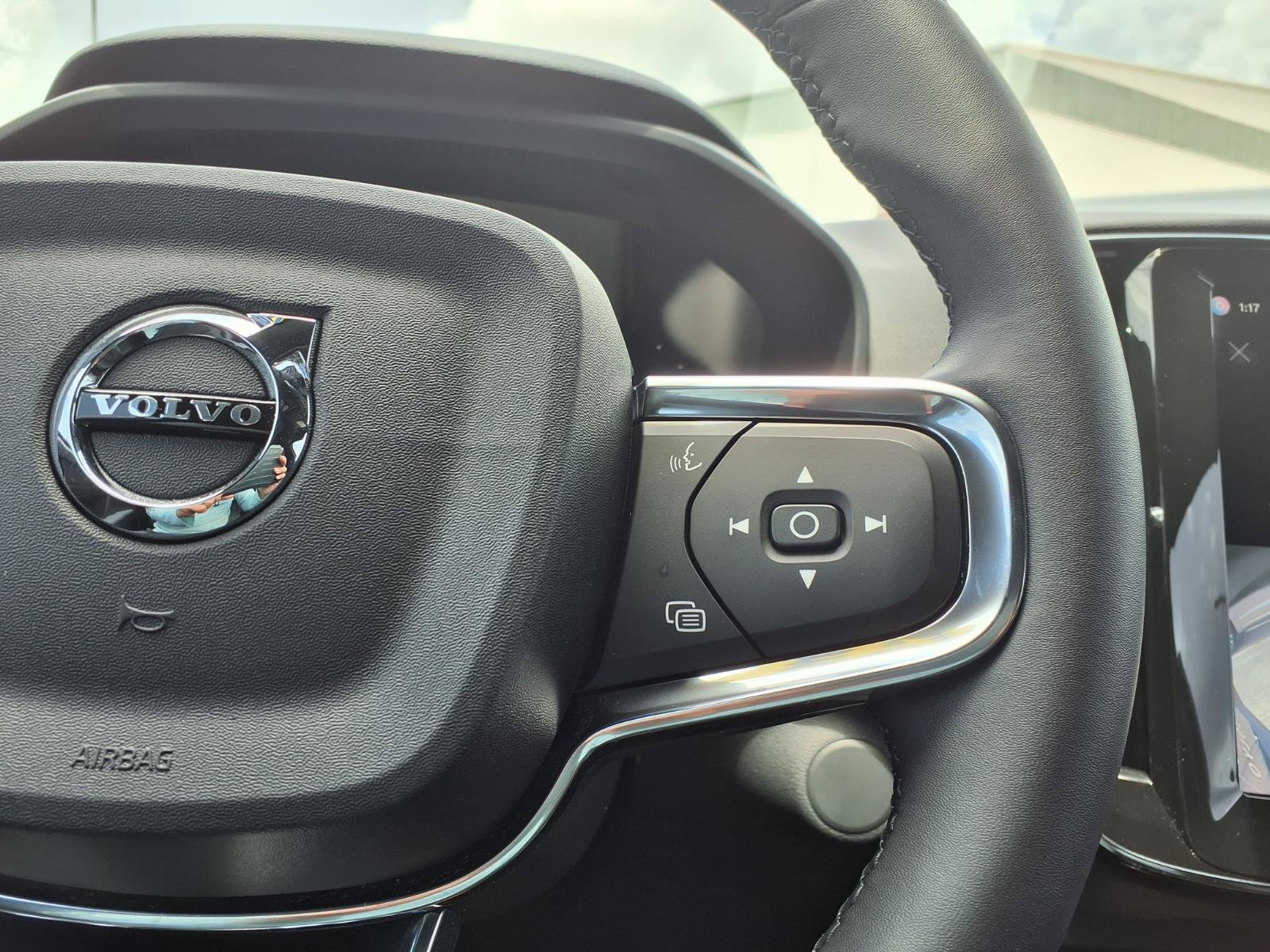 Certified 2023 Volvo XC40 Recharge Ultimate w/ Protection Package Premier AWD/4WD image 28