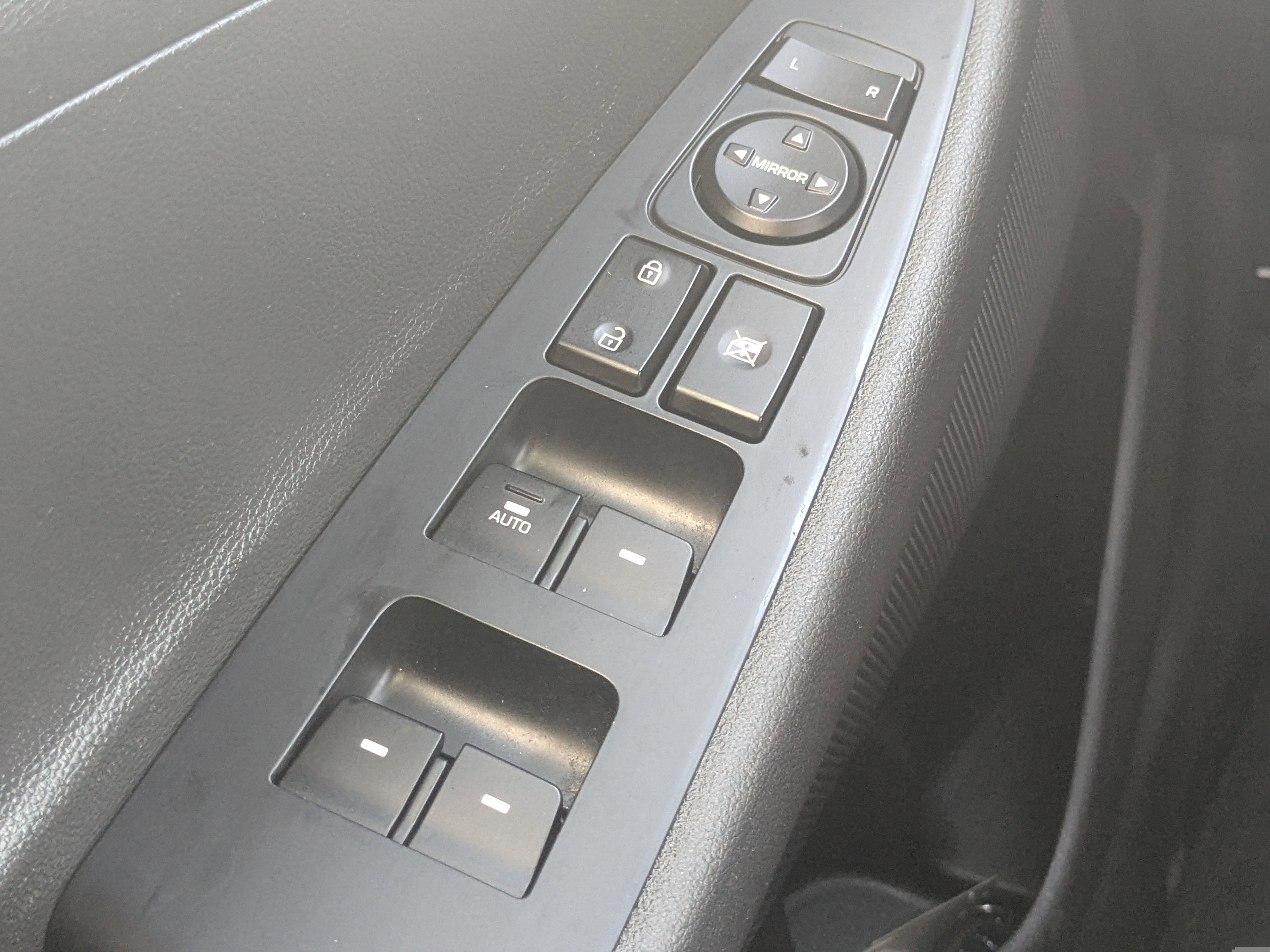 Used 2020 Hyundai Tucson Value w/ Cargo Package image 28