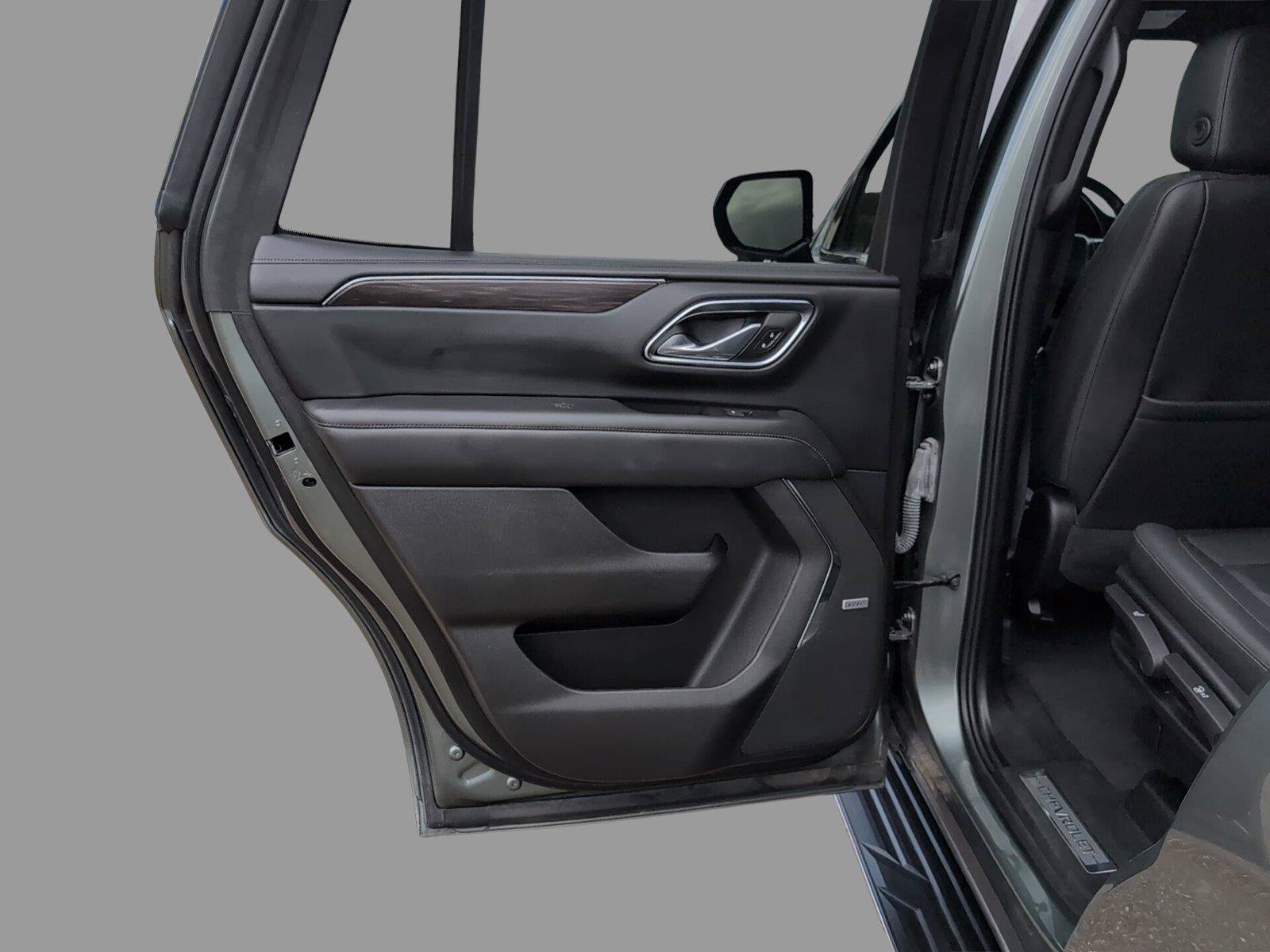 Used 2024 Chevrolet Tahoe LT RWD image 14