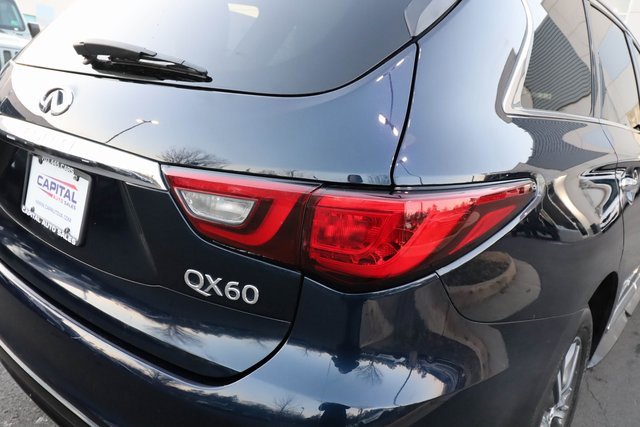 Used 2019 INFINITI QX60 Luxe w/ Essential Package image 16
