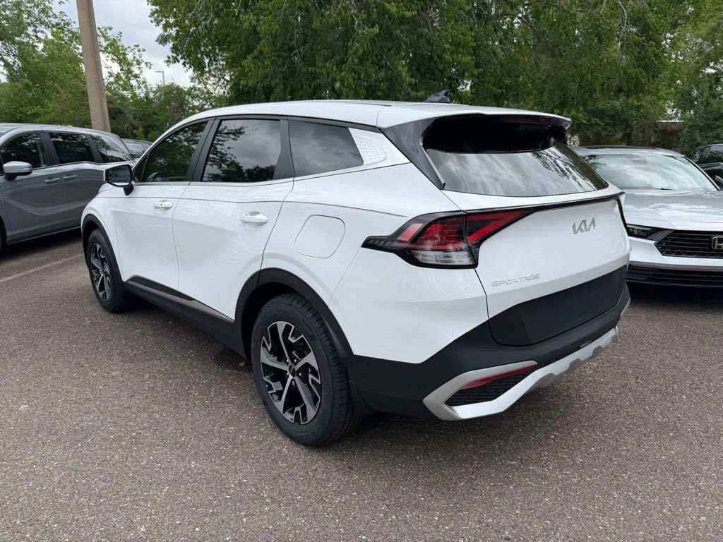 Used 2025 Kia Sportage EX FWD image 3