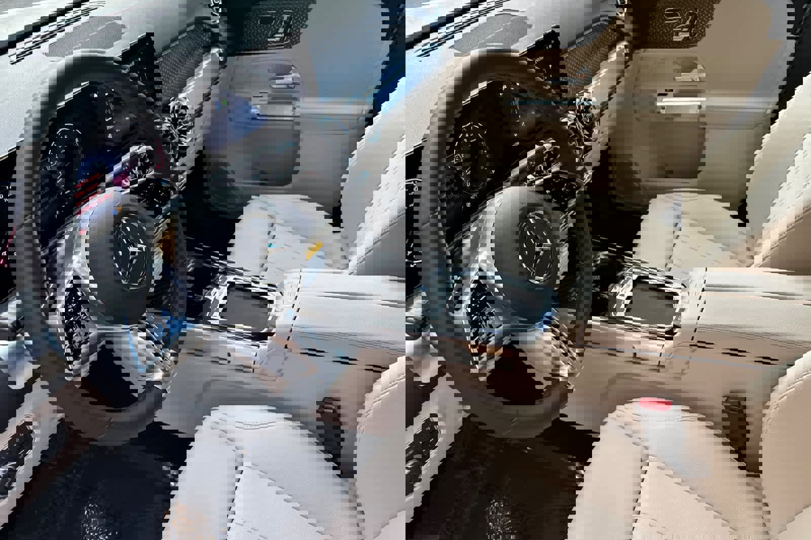 New 2025 Mercedes-Benz GLB 250 4MATIC image 9