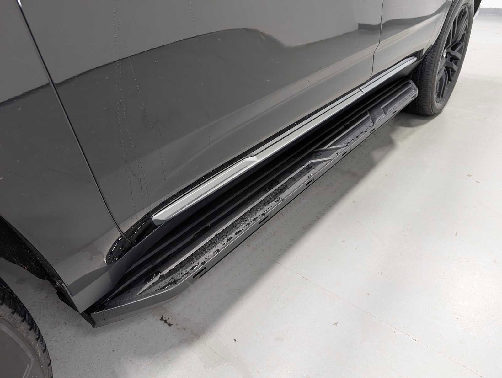 Certified 2021 Cadillac Escalade Premium Luxury image 13