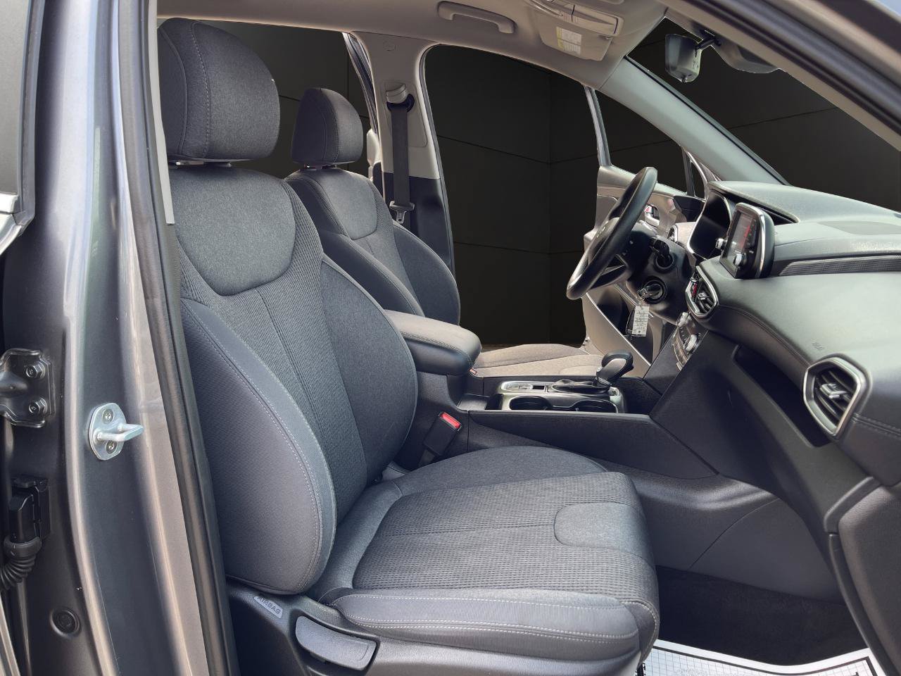 Used 2019 Hyundai Santa Fe SE AWD/4WD image 16