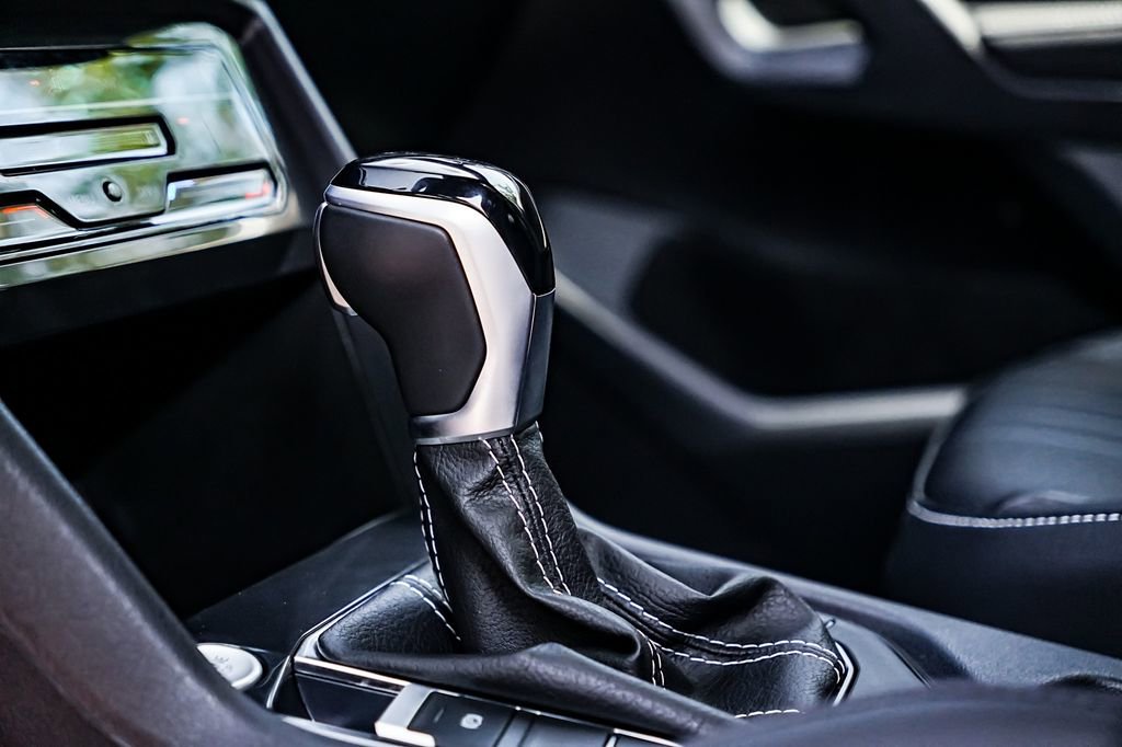 Used 2024 Volkswagen Tiguan SE R-Line image 13