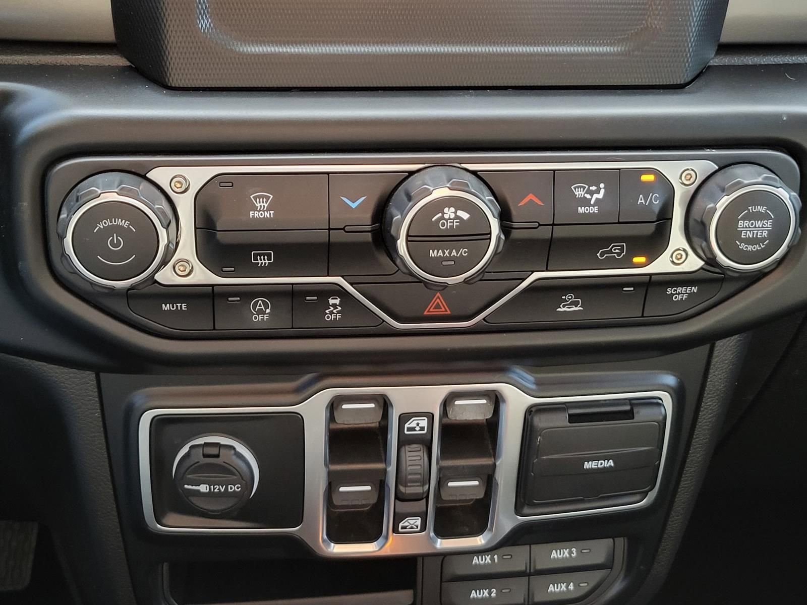 Used 2022 Jeep Gladiator Willys image 29