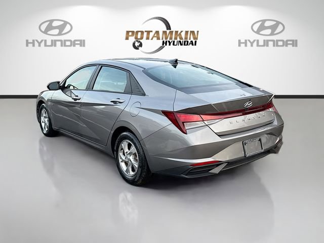 Used 2023 Hyundai Elantra SE FWD image 7