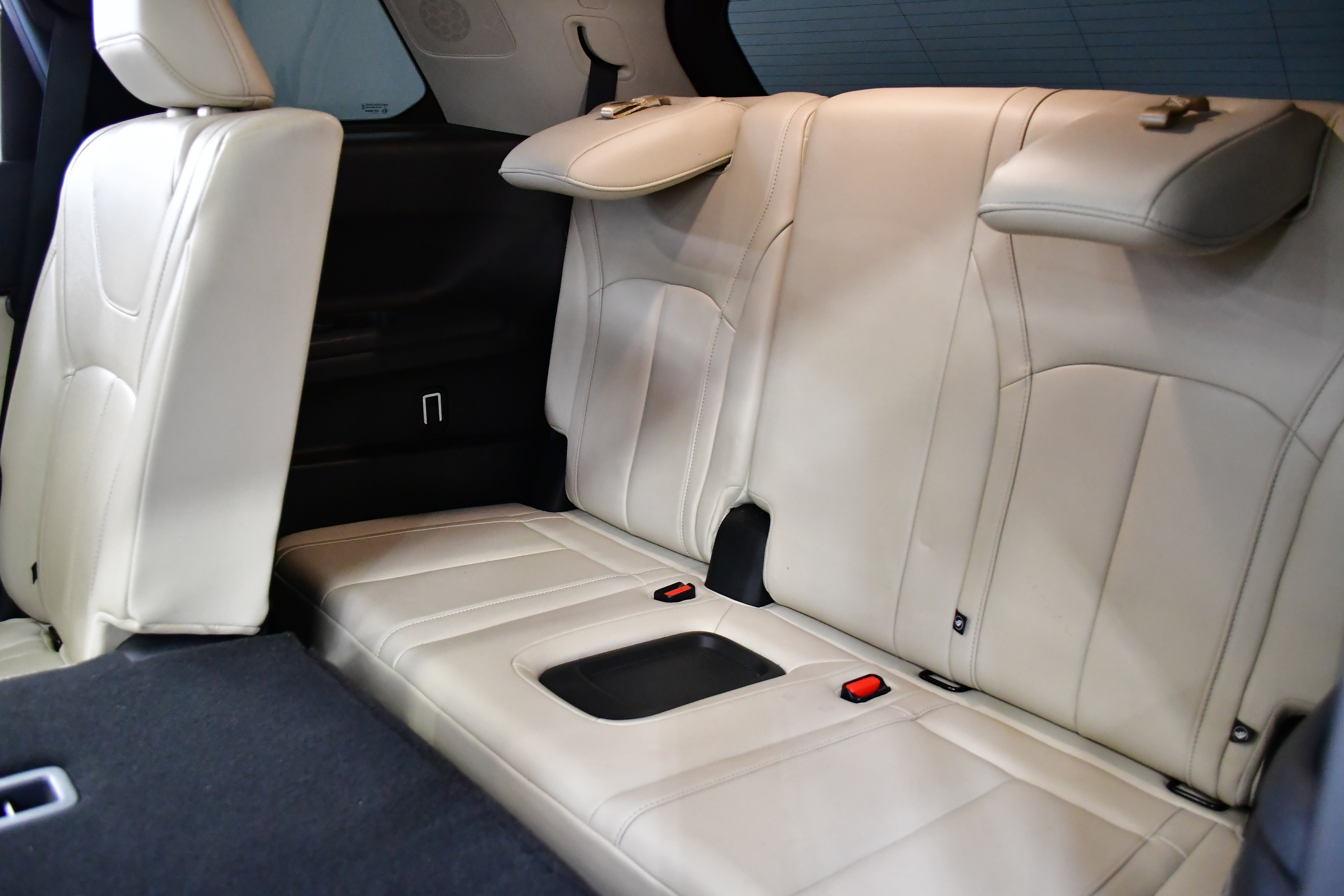 Used 2023 INFINITI QX60 Luxe w/ Cargo Package image 12