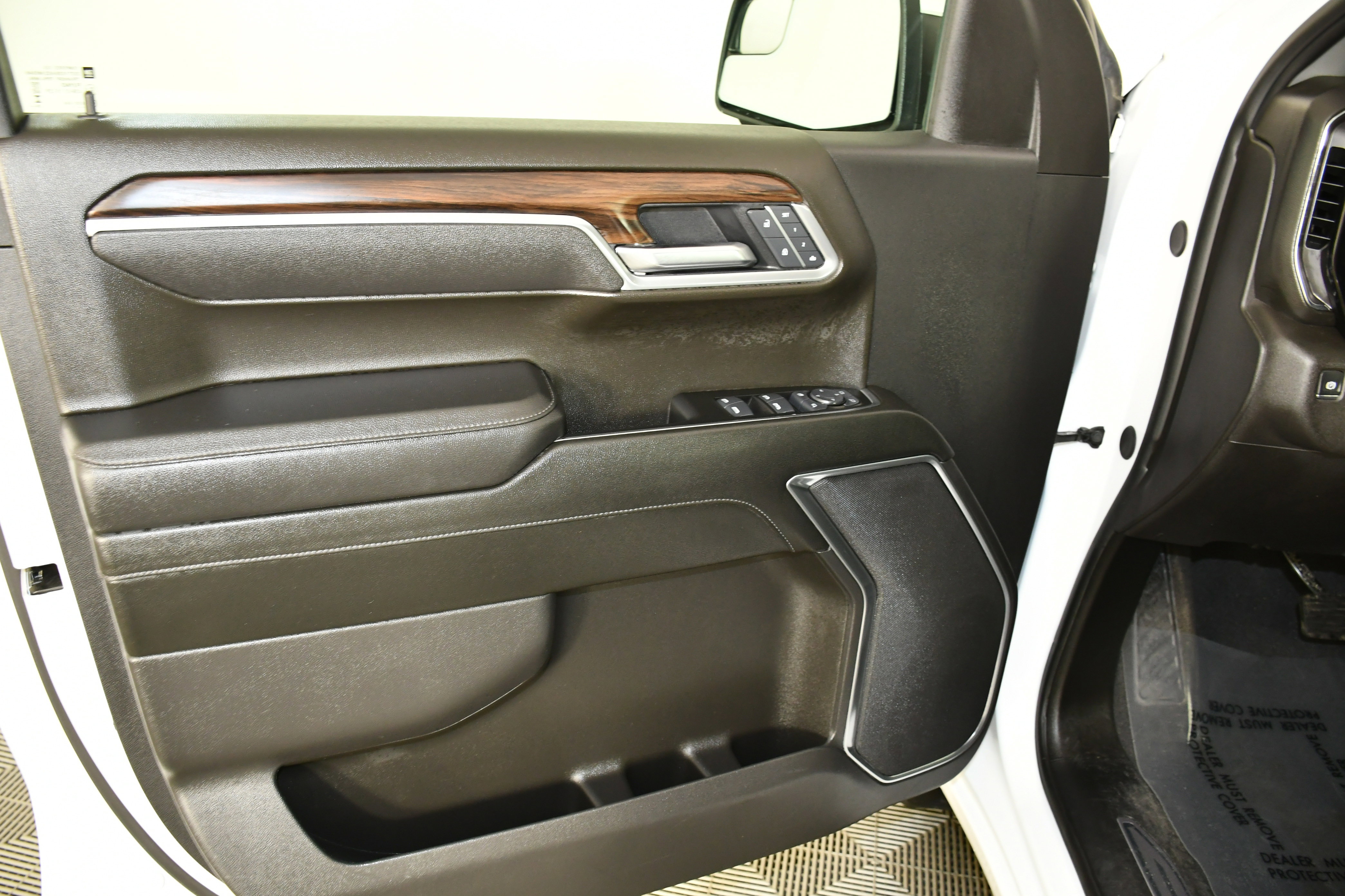 Used 2025 GMC Sierra 1500 SLT image 38