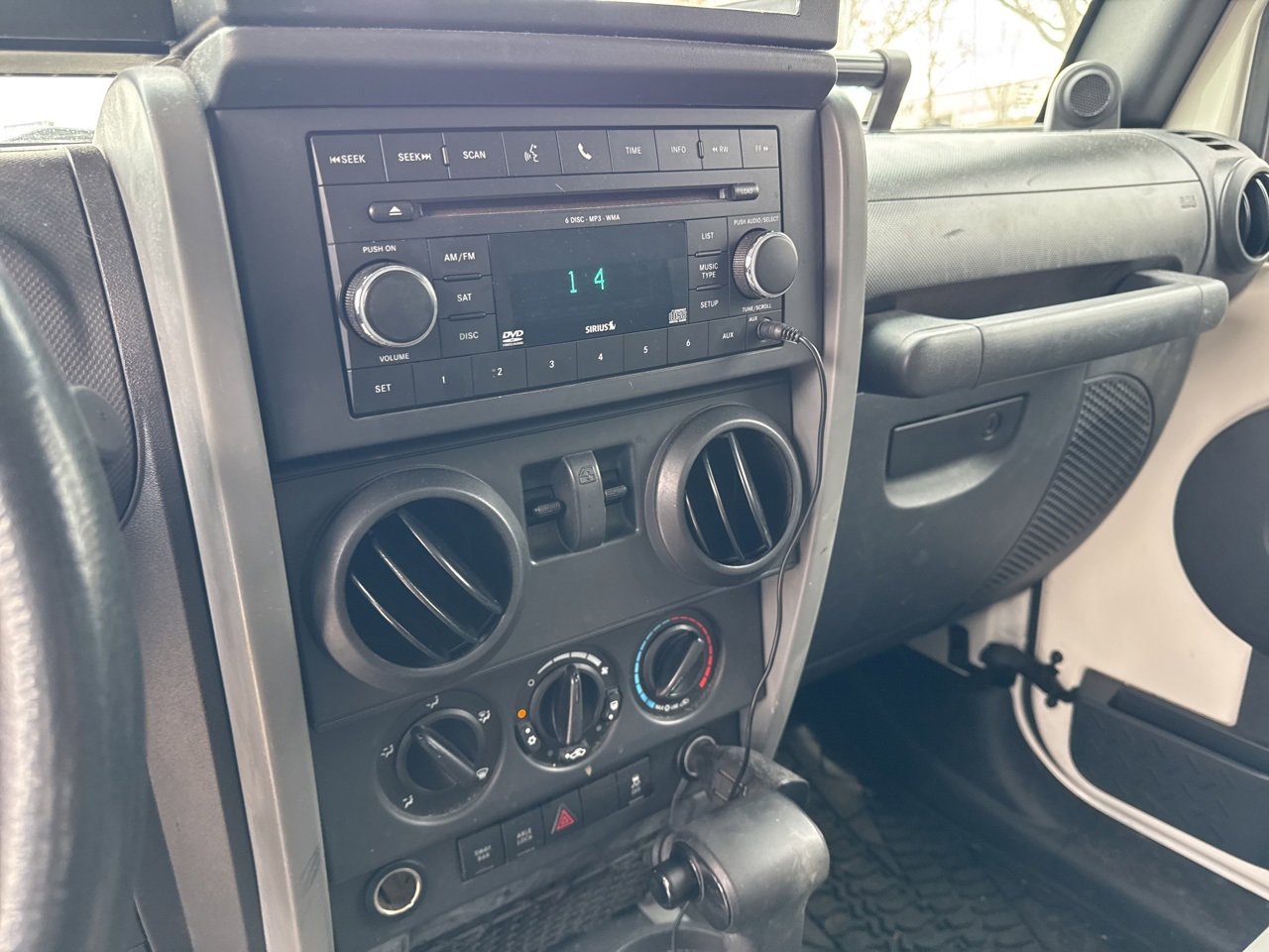 Used 2010 Jeep Wrangler Rubicon w/ PWR Convenience Group image 9