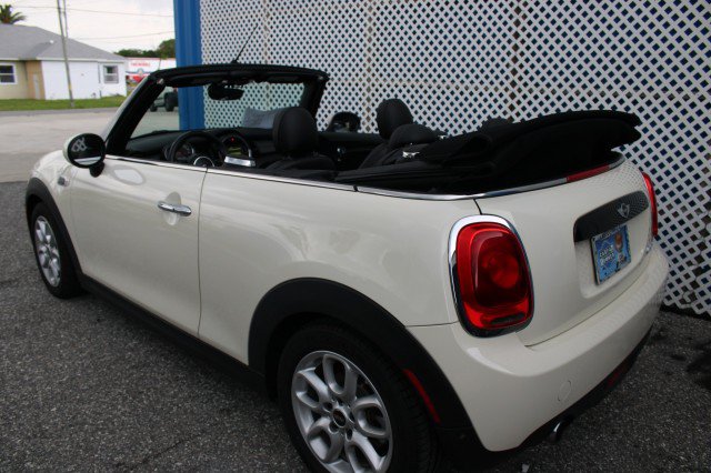 Used 2018 MINI Cooper Convertible FWD image 10