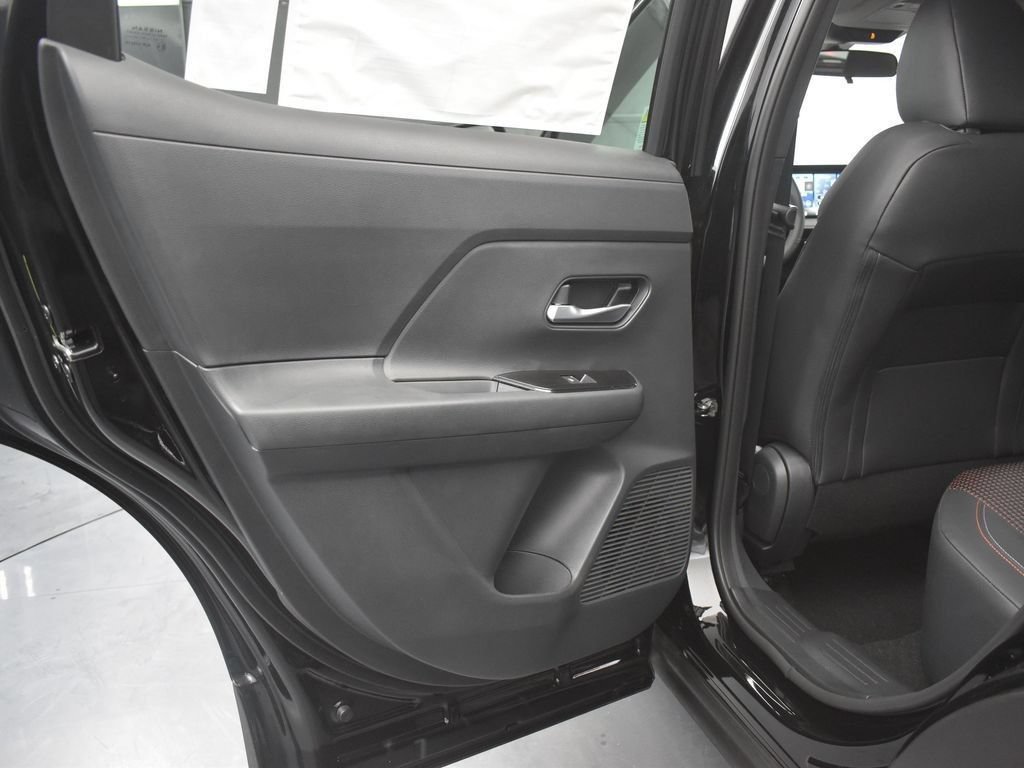 New 2026 Nissan Kicks SR FWD image 16