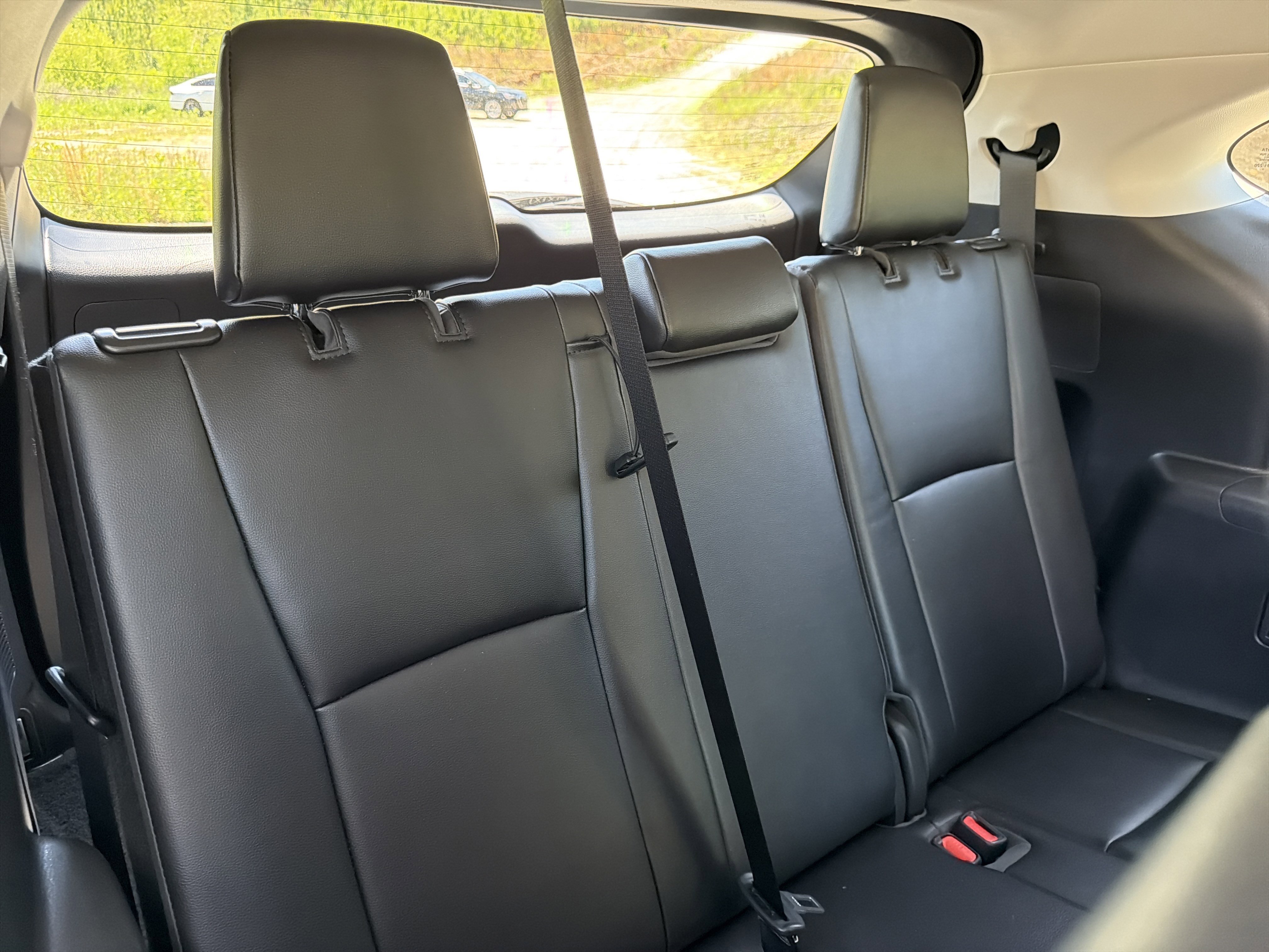 Used 2022 Toyota Highlander XLE FWD image 15