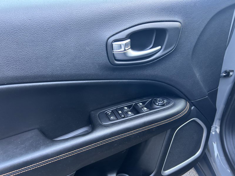 Used 2019 Jeep Compass Limited image 10