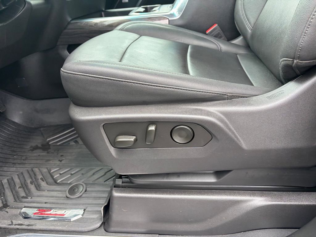 Used 2025 Chevrolet Silverado 2500 LTZ w/ LTZ Convenience Package image 22