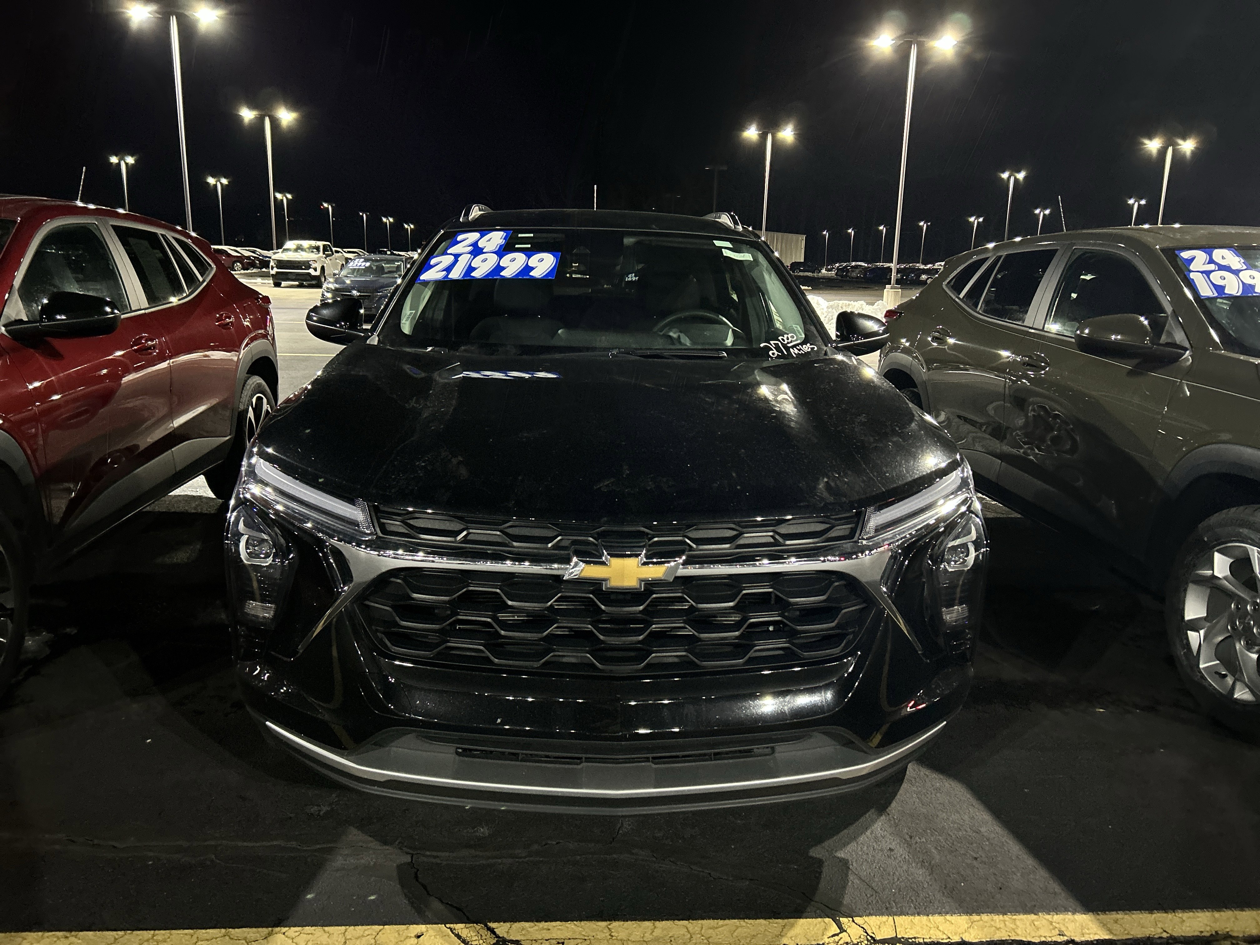 Used 2024 Chevrolet Trax LT FWD image 1