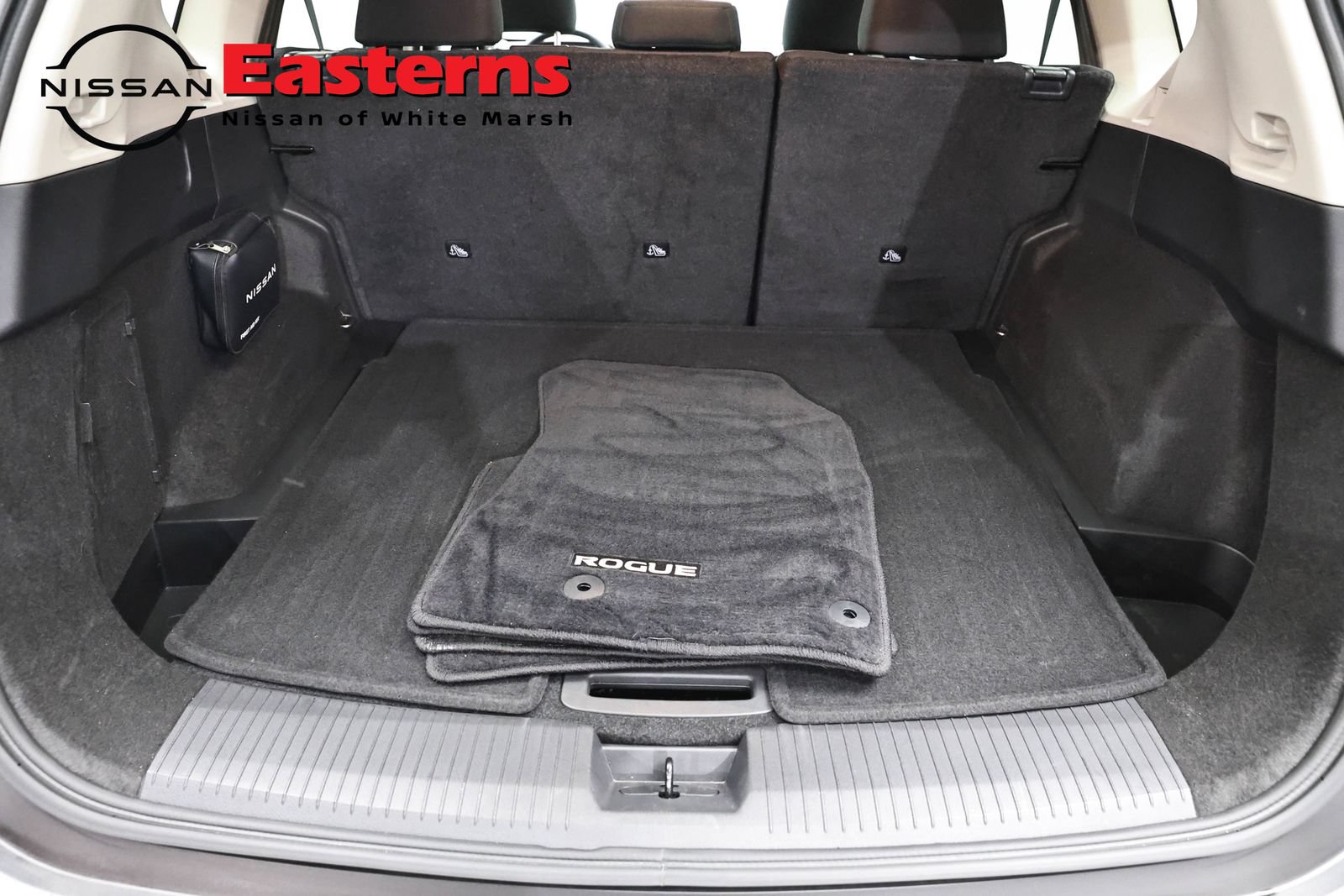 Used 2023 Nissan Rogue S AWD/4WD image 9