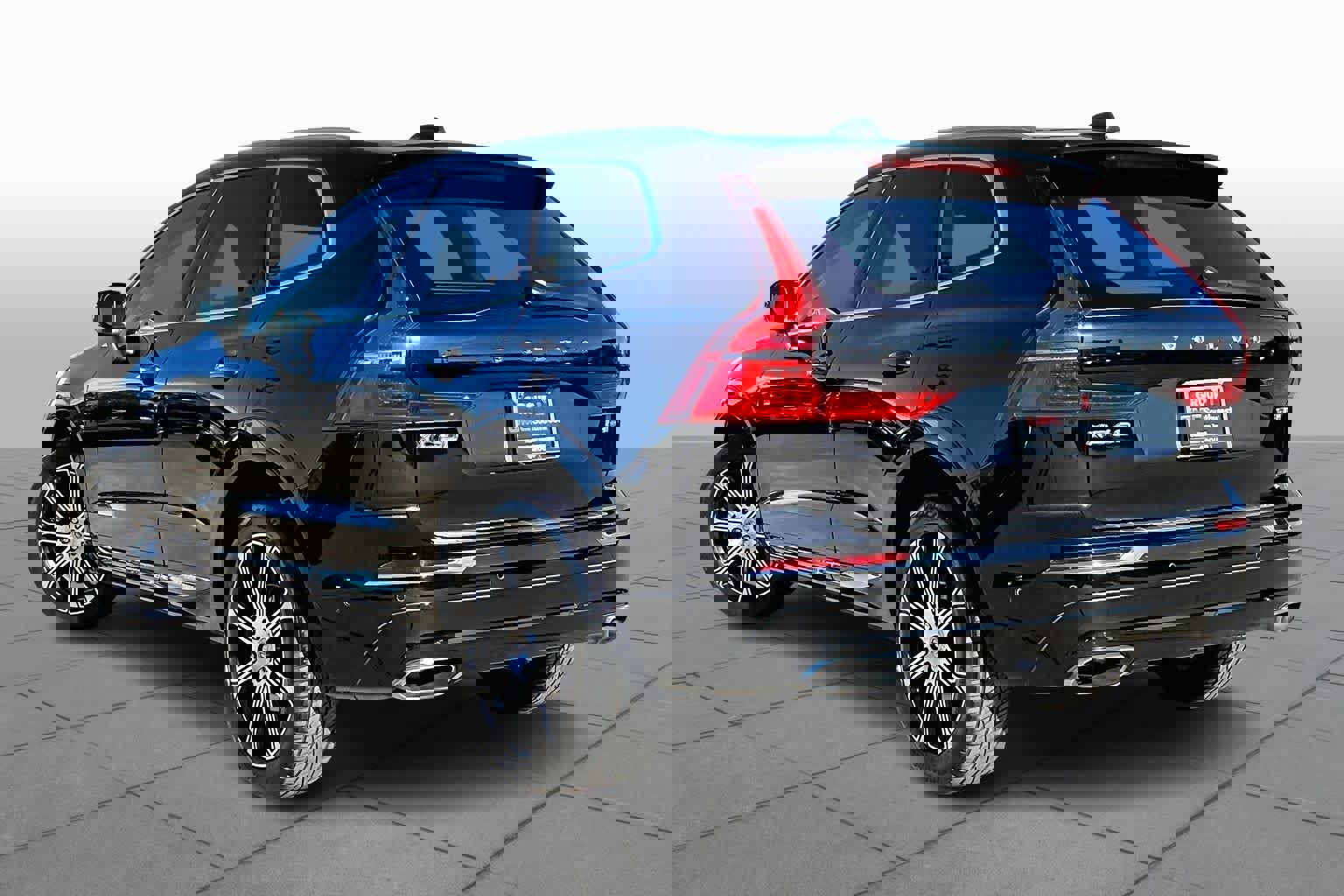 Used 2020 Volvo XC60 T5 Inscription w/ Protection Package Premier image 11