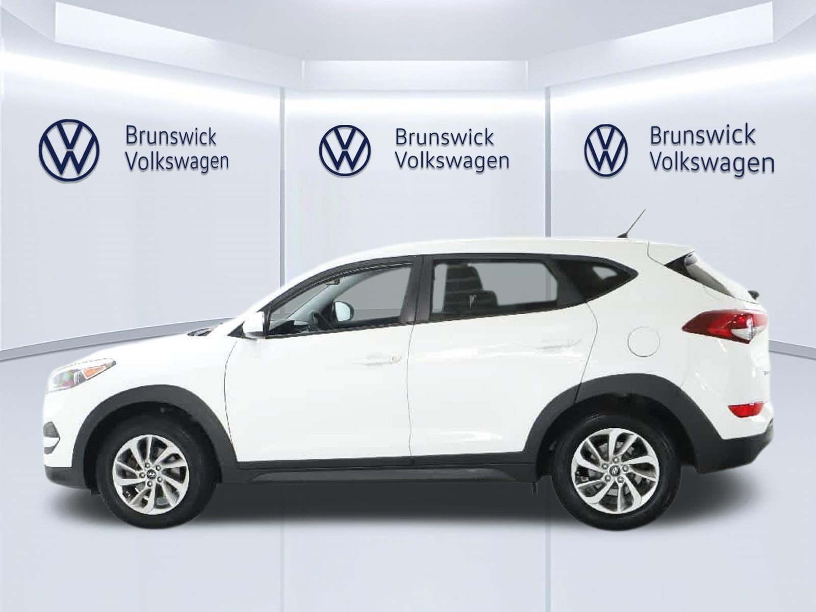 Used 2018 Hyundai Tucson SE w/ Cargo Package AWD/4WD image 15