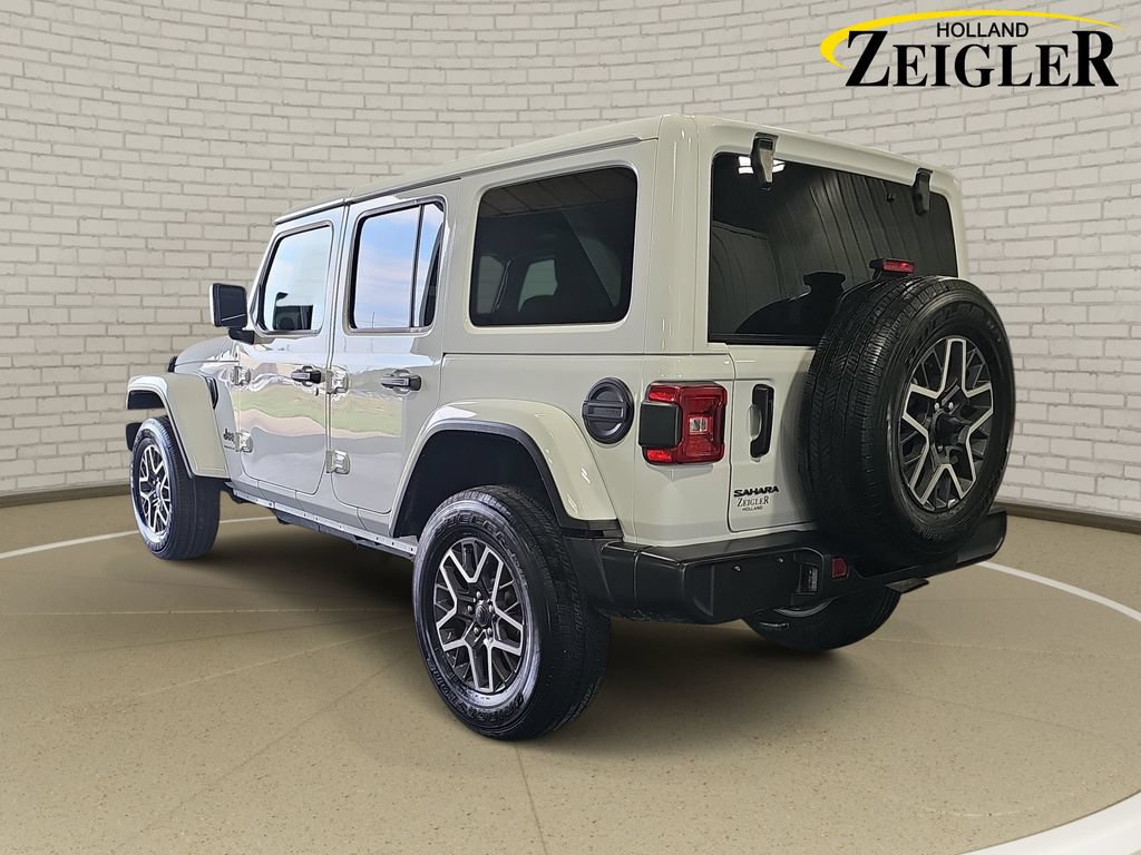 Used 2025 Jeep Wrangler Unlimited Sahara AWD/4WD image 7